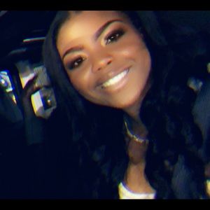 Meet your Posher, Larrielle